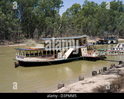 Raddampfer in Echuca am Murray River, Grenze zwischen Victoria und New South Wales festgemacht. Stockfoto