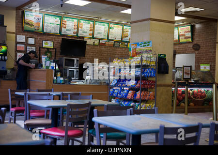 Innen Subway Sandwich-Bar in New York Stockfoto