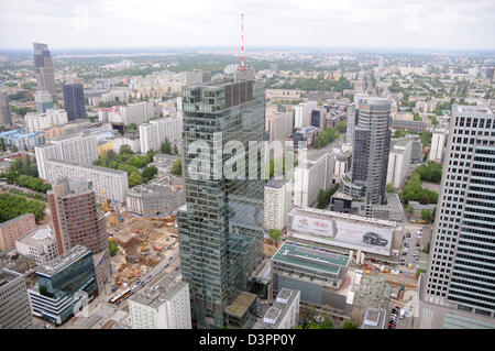 Rondo 1 Bürogebäude am bei Rondo ONZ (UN Kreisel) in Warschau, Polen - Blick vom Zlota 44 Gebäude Stockfoto