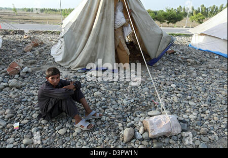 Nowshera, Pakistan, die Flut Flüchtlinge zunächst in Zelten leben Stockfoto