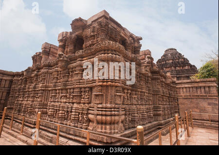 Carving-Details zu einem Tempel, Sonnentempel von Konark, Puri, Orissa, Indien Stockfoto