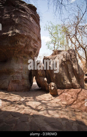 Felsen in einer archäologischen Stätte, Bhimbetka Abris, einfache Bezirk, Madhya Pradesh, Indien Stockfoto