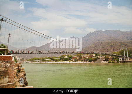 RAM Jhula über den Fluss Ganges, Rishikesh, Uttarakhand, Indien Stockfoto