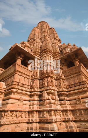 Schnitzereien in einem Tempel Lakshmana Tempel, Khajuraho, Chhatarpur Bezirk, Madhya Pradesh, Indien Stockfoto