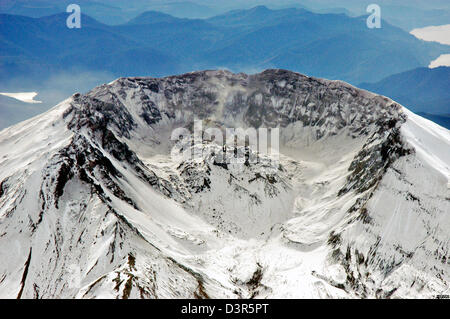 Luftaufnahme aus dem Norden des Mount St. Helens vulkanische Kuppel im Inneren des Kraters November 2004 in Washington. Der Vulkan erlitt eine katastrophale Eruption am 18. Mai 1980. Stockfoto