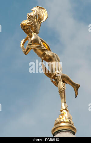 Goldene Statue von Ariel, der Bank of England Stockfoto