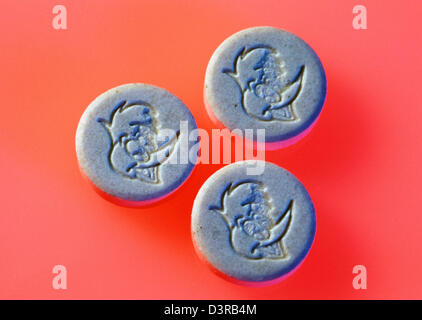 Berlin, Deutschland, Ecstasy-Tabletten mit Woody Woodpecker-sterben-Stempeln Stockfoto