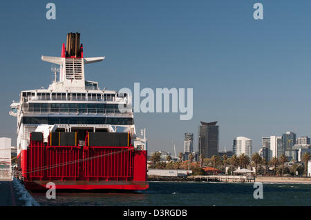 Spirit of Tasmania fährt mit der RO-RO-Fähre über die Bass Strait zwischen Melbourne und Tasmanien und liegt am Station Pier, Port Melbourne Stockfoto