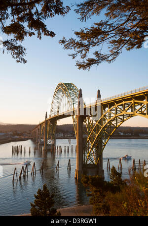 Yaquina Bay Bridge, Newport, zentrale Oregon Küste. Stockfoto