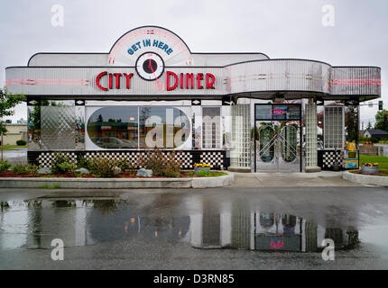 Außenansicht des Retro-Design Edelstahl City Diner, Anchorage, Alaska, USA Stockfoto