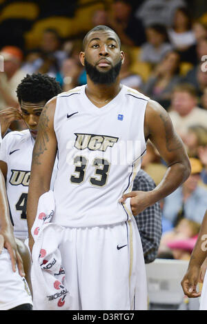 Orlando, USA. 23. Februar 2013. UCF Keith Clanton (33) nach vorne während Mens NCAA Basketball-Spiel-Aktion zwischen Tulsa Golden Hurricane und die zentralen Florida Ritter. UCF besiegte Tulsa 83-75 in der UCF Arena in Orlando, Fl. Stockfoto