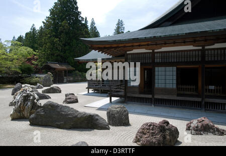 Banryutei Karesansui geharkt Kies trockene Landschaft Steingarten am Kongobuji, Kopf Tempel des Koyasan Shingon-Buddhismus in Japan. Stockfoto