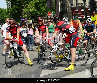 Tour De France 2012-Fahrer warten in Paris Stockfoto