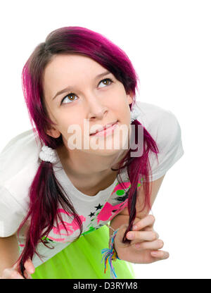 Bizarre rosa Haare Emo Girl weißen Hintergrund Stockfoto