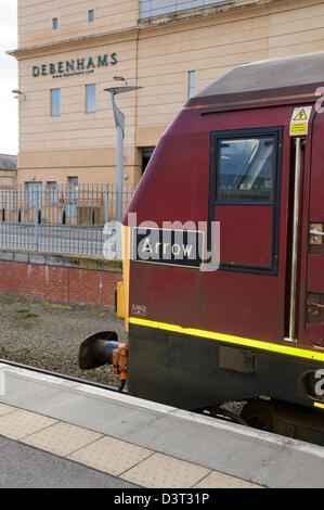 Klasse 67 dieselelektrische Lokomotive, 67017, Pfeil, Bahnhof von Inverness, Schottland Stockfoto