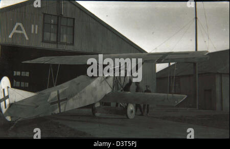 Ein Foto aus der Adolphe Heri DuBois Special Collection, das ein Fokker-Flugzeug der Fokker-Flugzeugwerke zeigt. Die Kollektion hebt die wichtigsten Momente der frühen Luftfahrtgeschichte hervor. Stockfoto