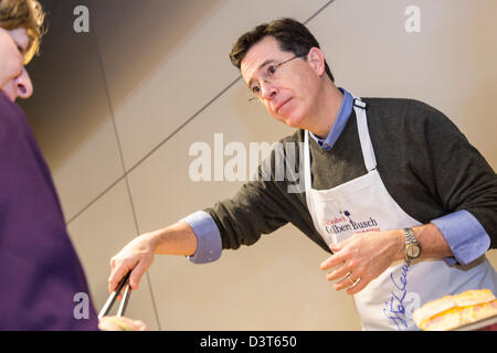 Charleston, South Carolina, USA. 24. Februar 2013. Komiker Stephen Colbert hilft seiner Schwester Elizabeth Colbert Busch Kampagne für den Kongress 24. Februar 2013 in Charleston, SC. Colbert Busch für den vakanten Sitz in der 1. Kongresswahlbezirk in South Carolina ausgeführt wird. Stockfoto