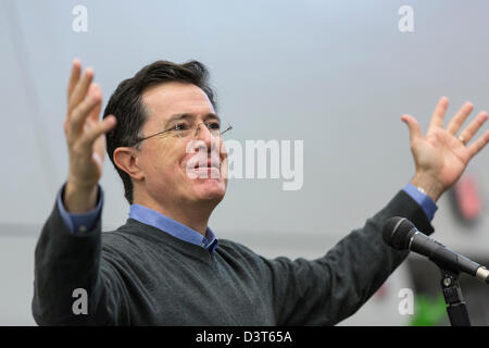 Charleston, South Carolina, USA. 24. Februar 2013. Komiker Stephen Colbert hilft seiner Schwester Elizabeth Colbert Busch Kampagne für den Kongress 24. Februar 2013 in Charleston, SC. Colbert Busch für den vakanten Sitz in der 1. Kongresswahlbezirk in South Carolina ausgeführt wird. Stockfoto