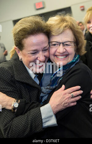 Charleston, South Carolina, USA. 24. Februar 2013. Elizabeth Colbert Busch Kampagnen für den Kongress 24. Februar 2013 in Charleston, SC. Colbert Busch läuft für den frei gewordenen Sitz im 1. Wahlbezirk in South Carolina. Stockfoto