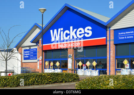 Wickes Builders Materialien Einzelhandel Handelsgeschäft eine Tochtergesellschaft von Travis Perkins Lieferant für Handel und DIY Kunden Maldon Essex England UK Stockfoto