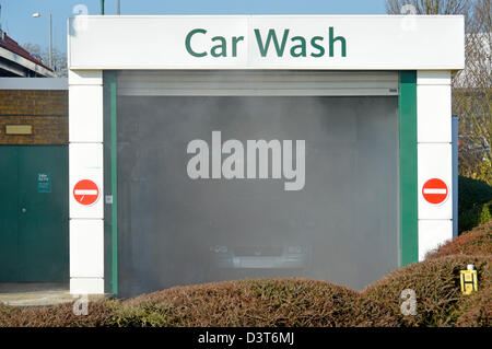 Autowäsche im Morrisons Supermarkt Tankstelle Maldon Essex England UK Stockfoto