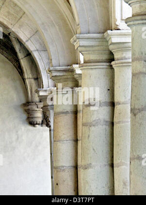 Nahaufnahme Spalten & Bögen 2. Stock Loggia Arcade des Klosters Santo Domingo als Museum der Kulturen von Mexiko Oaxaca verwendet Stockfoto