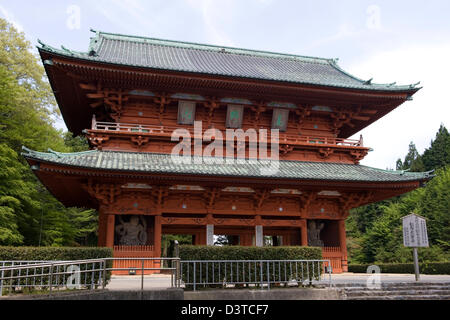 Daimon oder große Tor, Haupteingang zur Koyasan (Berg Koya) Tempelanlage in Wakayama, Japan wurde im Jahre 1705 wieder aufgebaut. Stockfoto