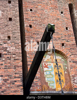 Wappen und Zugbrücke Castello Sforzesco Mailand Mailand Lombardei Italien Europa Stockfoto