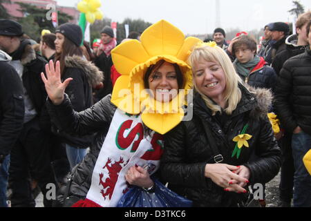 Rom, Italien. 23. Februar 2013.  Rugby-Fans vor dem Olympiastadion Rom für die sechs Nationen Spiel Italien gegen Wales. Bildnachweis: Gari Wyn Williams / Alamy Live News Stockfoto