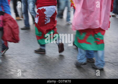 Rom, Italien. 23. Februar 2013.  Rugby-Fans vor dem Olympiastadion Rom für die sechs Nationen Spiel Italien gegen Wales. Bildnachweis: Gari Wyn Williams / Alamy Live News Stockfoto