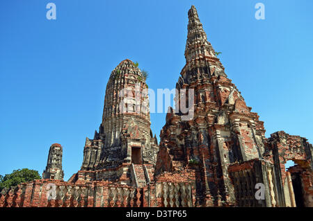 Fragmente von architektonischen Objekten Wat Chaiwatthanaram Stockfoto