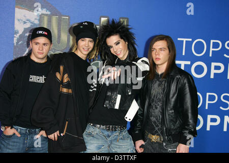 Die deutsche Band "Tokio Hotel" stellt bei den World Music Awards im Earls Court in London, Vereinigtes Königreich, Mittwoch, 15. November 2006. Die World Music Awards ist eine internationale Auszeichnungen zeigen die Künstler aufgrund ihrer Popularität und weltweiten Verkaufszahlen ehrt. Foto: Hubert Boesl Stockfoto