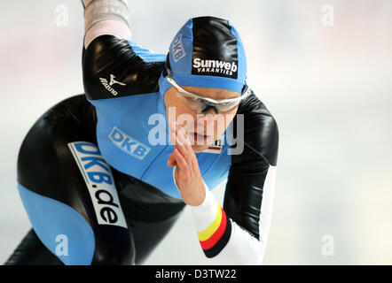 Deutsche Eisschnellläuferin fotografiert Jenny Wolf während der 500-Meter-Wettbewerb der Eisschnelllauf-WM in Berlin, Deutschland, 18. November 2006. Wolf gewann den Wettbewerb. Foto: Gero Breloer Stockfoto