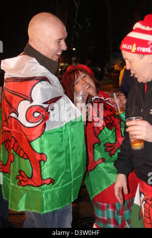 Rom, Italien. 23. Februar 2013.  Rugby-Fans vor dem Olympiastadion Rom für die sechs Nationen Spiel Italien gegen Wales. Bildnachweis: Gari Wyn Williams / Alamy Live News Stockfoto