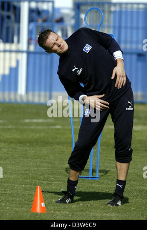 Der neue Torhüter des Bundesligisten Hamburger SV, Frank Rost, bei einer Trainingseinheit in Dubai, Vereinigte Arabische Emirate, Samstag, 6. Januar 2007 gezeigt. Das Team des Hamburger SV ist auf 10 Tage lang Trainingslager in Dubai. Foto: Daniel Karmann Stockfoto