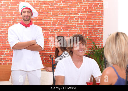 Paar beim Essen in einem restaurant Stockfoto