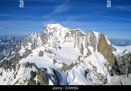 Blick auf den Mont Blanc vom Aiguille de Rochefort, Mont Blanc Bergmassiv, Savoyer Alpen, Frankreich. Stockfoto