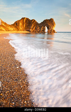 Goldenes Licht über Durdle door Stockfoto