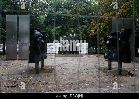 Berlin, Deutschland, eingezäunt und Vize-FEATURED Marx-Engels-Forum Stockfoto