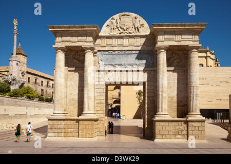 Puerta del Puente, Brücke Tor von Cordoba Stockfoto