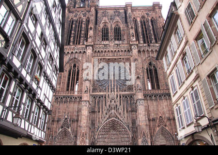 Fassade der Kathedrale von Straßburg im Elsass, Frankreich Stockfoto