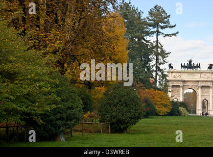 Arco della pace (Bogen des Friedens) im Parco Sempione Mailand Mailand Lombardei Italien Europa Stockfoto