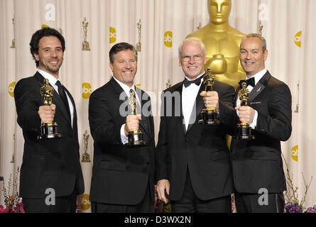 Los Angeles, Kalifornien, USA 24. Februar 2013. Bill Westenhofer, Guillaume Rocherson, Erik-Jan DeBoer, Donald R. Elliot im Presseraum für das 85. Annual Academy Awards Oscars 2013 - PRESS ROOM, The Dolby Theater in Hollywood & Highland Center, Los Angeles, CA 24. Februar 2013. Foto von: Dee Cercone/Everett Collection/Alamy Live-Nachrichten Stockfoto