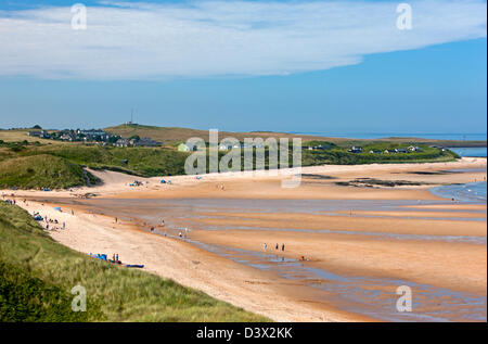 Blick über Embleton Bay in Richtung niedrige Newton-by-the-Sea, Northumberland Stockfoto