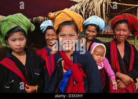 PA-O Frauen Mingala Markt, Inle-See, Myanmar Stockfoto