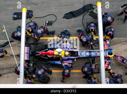 PitStop Mark Webber (AUS), Red Bull Racing Renault RB9, Formel1 Testsitzungen Barcelona, Spanien, Februar 2013 Stockfoto