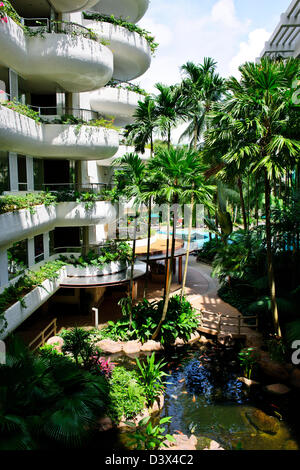 Shangri-La Hotel-Lobby, Garden Wing, 5-Sterne-Hotel, schöne Orchideen, Bäume, Blume zeigt, Blüte hängende Pflanzen Singapur Stockfoto