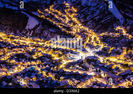 Eine Nacht-Exposition über Altstadt von Brasov genannt Schei Stockfoto