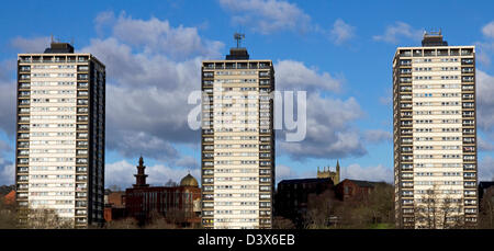 Gehäuse Tower Blocks (insgesamt sieben Schwestern genannt), College Bank Estate, Rochdale, Greater Manchester, England, UK Stockfoto