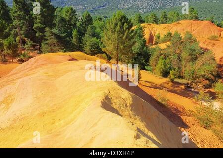 Rustel Ockerfelsen - Rustel Ocre rockt 14 Stockfoto